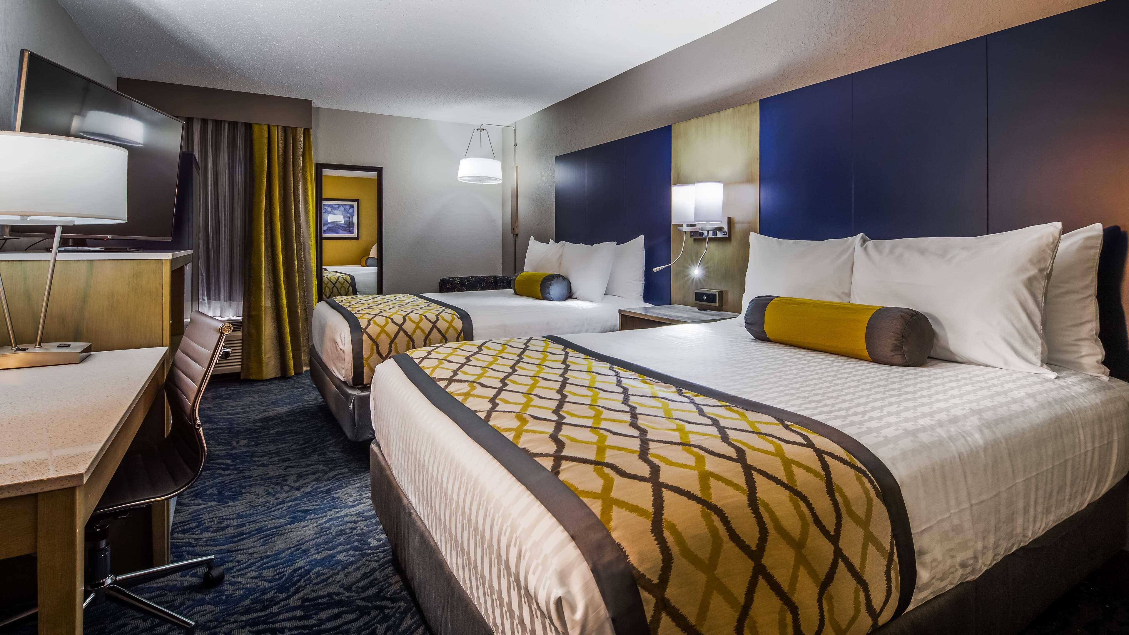 Best Western Plus Bloomington East Exterior photo